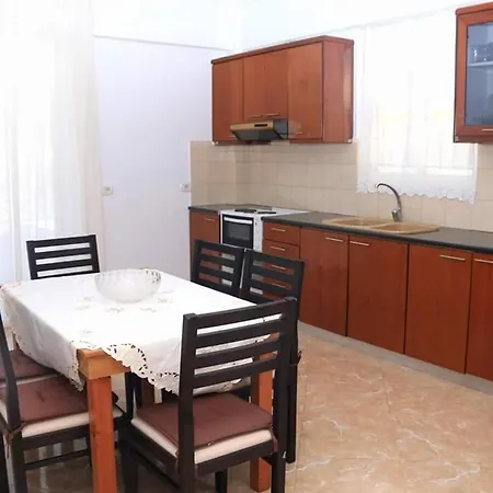 Luxurious In Sarandë
